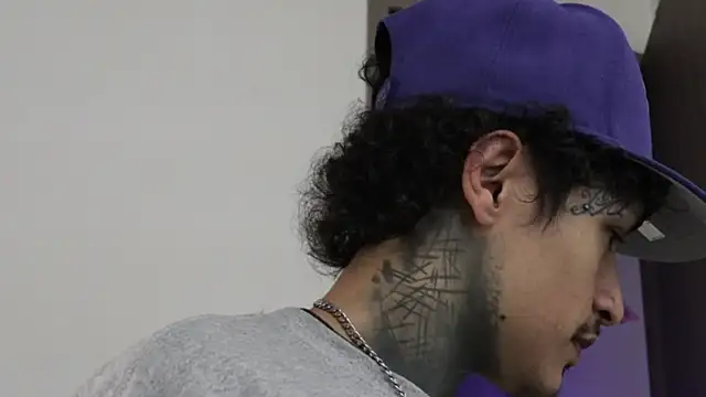 Snapshot of trieone chatting on 11-20-25, 03:50 trieone online show from 11-20-25, 03:50