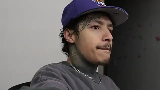 Snapshot of trieone chatting on 11-29-25, 07:55 trieone online show from 11-29-25, 07:55