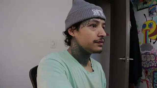 Snapshot of trieone chatting on 12-02-25, 11:15 trieone online show from 12-02-25, 11:15