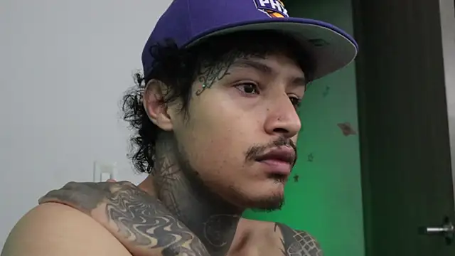 Snapshot of trieone chatting on 12-05-25, 06:22 trieone online show from 12-05-25, 06:22