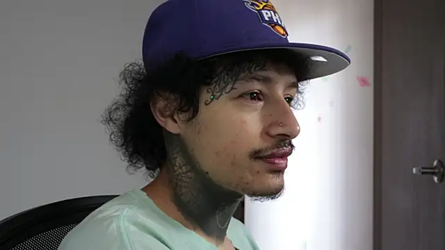 trieone online show from 03-26-26, 02:11