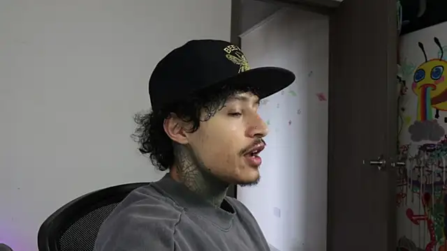 trieone online show from 03-27-26, 02:06