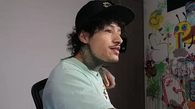 trieone online show from 04-05-26, 02:47