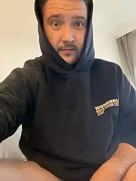 Snapshot of TwopartCuisine chatting on 03-09-26, 02:43 TwopartCuisine online show from 03-09-26, 02:43