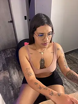 Victoria14  online show from 11-02-25, 06:05