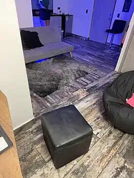 Victoria14  online show from 11-28-25, 01:52