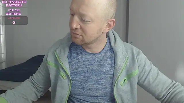 kevintyler69 online show from 04-11-26, 02:43