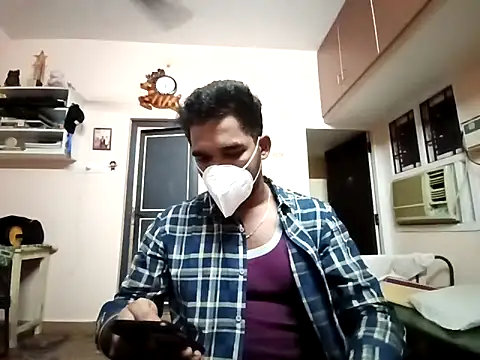 Snapshot of luckyloki chatting on 12-20-24, 12:27 luckyloki online show from 12-20-24, 12:27