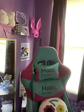 Snapshot of lolabunny9 chatting on 12-17-24, 07:15 lolabunny9 online show from 12-17-24, 07:15