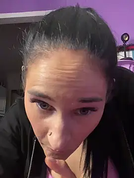 Snapshot of lolabunny9 chatting on 01-12-25, 12:49 lolabunny9 online show from 01-12-25, 12:49