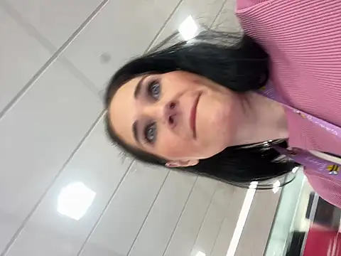 Snapshot of lolabunny9 chatting on 02-05-25, 06:37 lolabunny9 online show from 02-05-25, 06:37