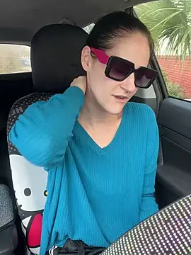 Snapshot of lolabunny9 chatting on 02-06-25, 04:14 lolabunny9 online show from 02-06-25, 04:14