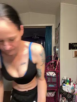 Snapshot of lolabunny9 chatting on 03-03-25, 02:37 lolabunny9 online show from 03-03-25, 02:37