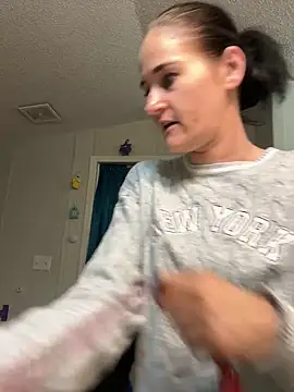 Snapshot of lolabunny9 chatting on 03-13-25, 02:44 lolabunny9 online show from 03-13-25, 02:44