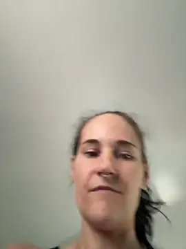 Snapshot of lolabunny9 chatting on 09-16-25, 01:23 lolabunny9 online show from 09-16-25, 01:23