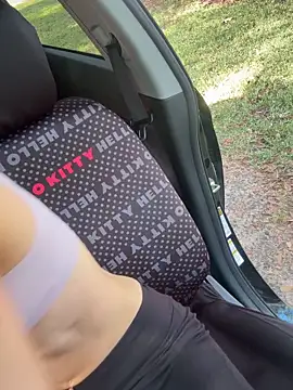 Snapshot of lolabunny9 chatting on 10-09-25, 02:04 lolabunny9 online show from 10-09-25, 02:04