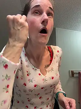 Snapshot of lolabunny9 chatting on 12-01-25, 05:07 lolabunny9 online show from 12-01-25, 05:07