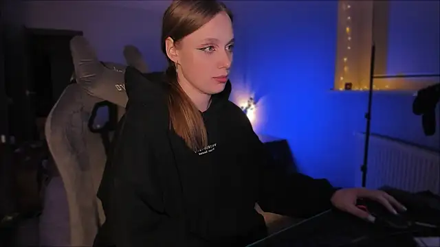 Rachel Ro online show from 12-10-24, 01:54