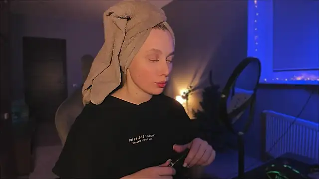 Rachel Ro online show from 12-15-24, 05:23