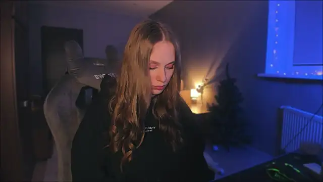 Rachel Ro online show from 12-16-24, 01:21