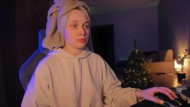 Rachel Ro online show from 12-26-24, 03:42