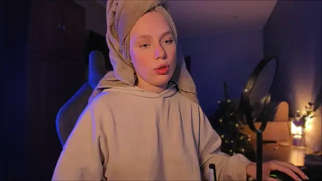 Rachel Ro online show from 12-27-24, 04:10