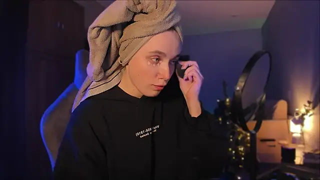 Rachel Ro online show from 12-29-24, 02:31