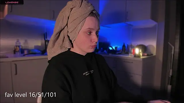 Rachel Ro online show from 09-28-25, 01:44