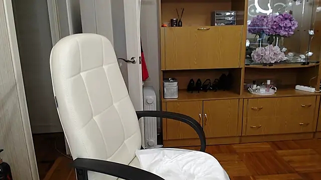 Snapshot of Mika_Passion chatting on 01-25-25, 12:47 Mika Passion online show from 01-25-25, 12:47