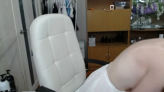 Snapshot of Mika_Passion chatting on 02-01-25, 03:50 Mika Passion online show from 02-01-25, 03:50