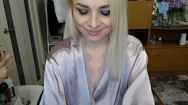 Snapshot of Mika_Passion chatting on 02-16-25, 03:48 Mika Passion online show from 02-16-25, 03:48