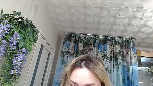 Snapshot of Mika_Passion chatting on 12-15-25, 07:12 Mika Passion online show from 12-15-25, 07:12