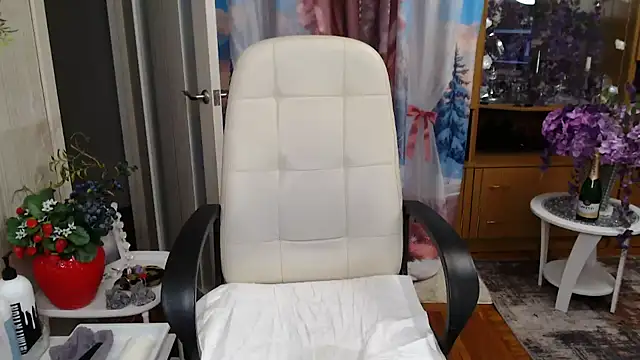 Mika Passion online show from 07-15-26, 07:57