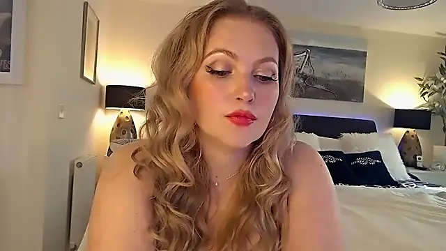 Snapshot of AlbanyWhite chatting on 02-28-25, 02:31 AlbanyWhite online show from 02-28-25, 02:31