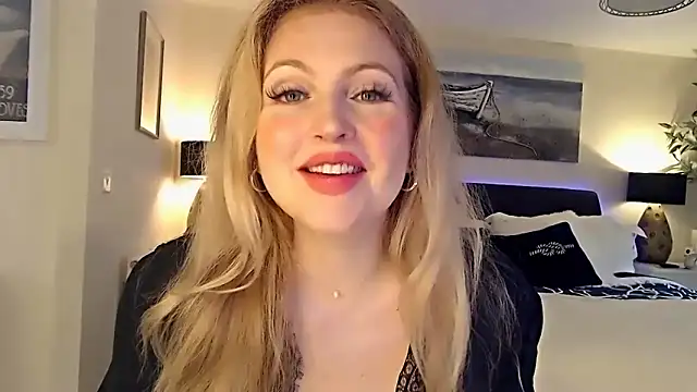 Snapshot of AlbanyWhite chatting on 03-10-25, 12:26 AlbanyWhite online show from 03-10-25, 12:26