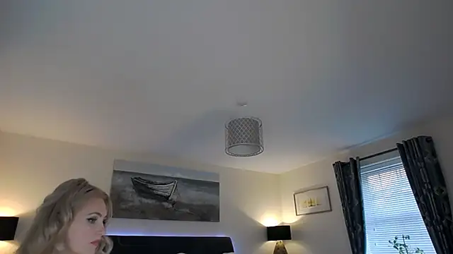 Snapshot of AlbanyWhite chatting on 11-15-25, 01:29 AlbanyWhite online show from 11-15-25, 01:29