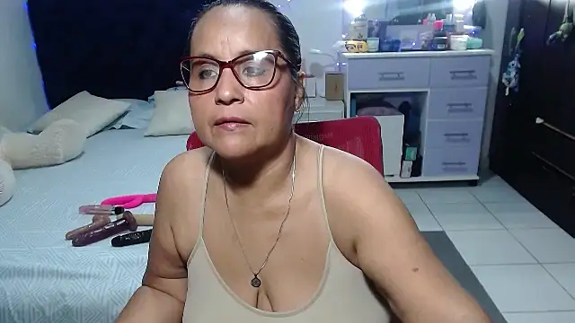 pervert mommy  online show from 05-13-26, 10:34
