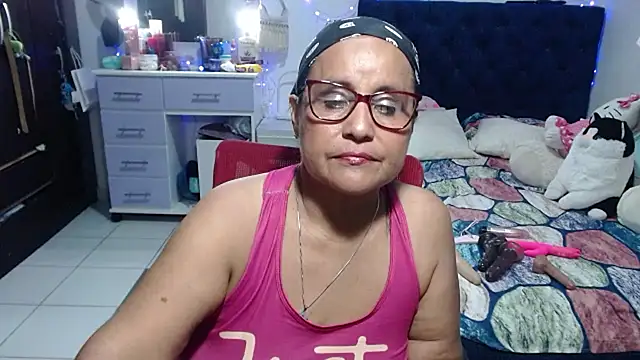 pervert mommy  online show from 06-03-26, 02:33