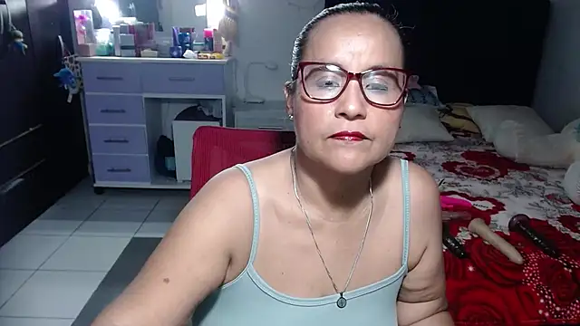 Snapshot of pervert_mommy_ chatting on 06-15-26, 09:44 pervert mommy online show from 06-15-26, 09:44