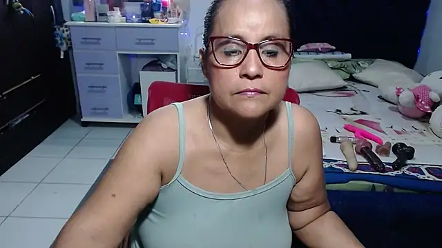Snapshot of pervert_mommy_ chatting on 06-23-26, 09:51 pervert mommy online show from 06-23-26, 09:51