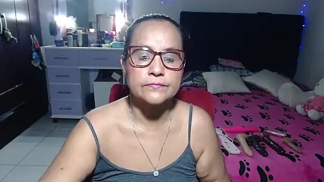 Snapshot of pervert_mommy_ chatting on 07-16-26, 09:48 pervert mommy online show from 07-16-26, 09:48