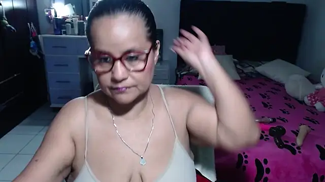Snapshot of pervert_mommy_ chatting on 07-18-26, 09:57 pervert mommy online show from 07-18-26, 09:57