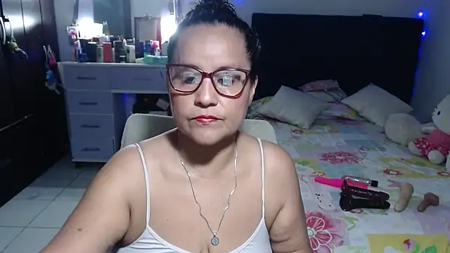 Snapshot of pervert_mommy_ chatting on 07-20-26, 09:34 pervert mommy online show from 07-20-26, 09:34