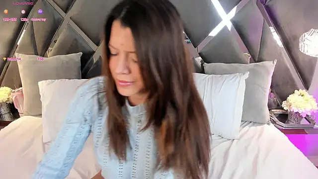 Snapshot of emperatriz_reyes chatting on 02-10-25, 10:40 emperatriz reyes online show from 02-10-25, 10:40