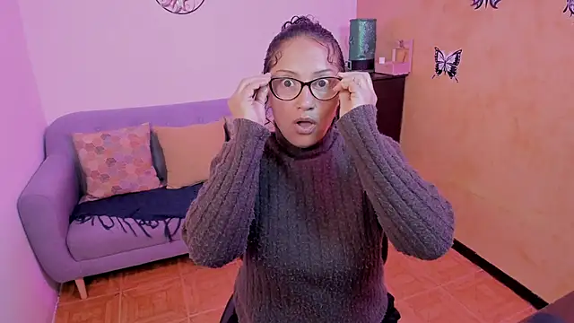 Snapshot of scarlet_wet chatting on 01-06-26, 11:07 scarlet wet online show from 01-06-26, 11:07