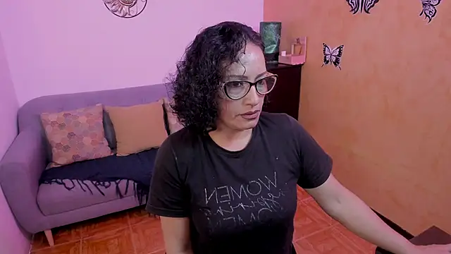 Snapshot of scarlet_wet chatting on 01-10-26, 09:30 scarlet wet online show from 01-10-26, 09:30