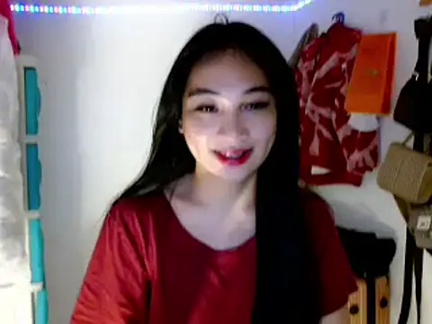 Snapshot of SweetLilly_18 chatting on 03-13-25, 02:38 SweetLilly 18 online show from 03-13-25, 02:38