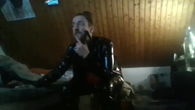 Snapshot of Genius1606 chatting on 12-14-25, 01:33 Genius1606 online show from 12-14-25, 01:33