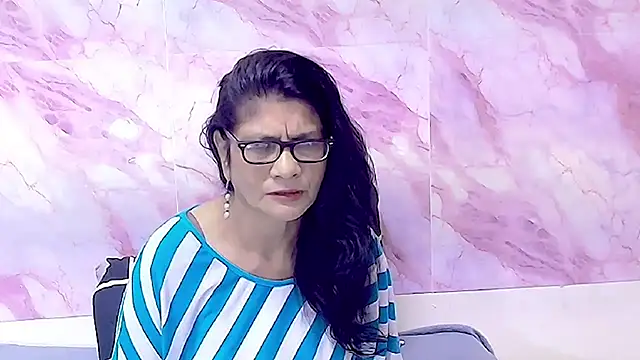 Snapshot of IndianAllure chatting on 10-17-25, 06:05 IndianAllure online show from 10-17-25, 06:05