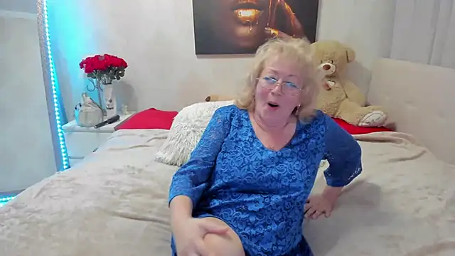 Snapshot of laylaroma chatting on 11-17-25, 02:34 laylaroma online show from 11-17-25, 02:34